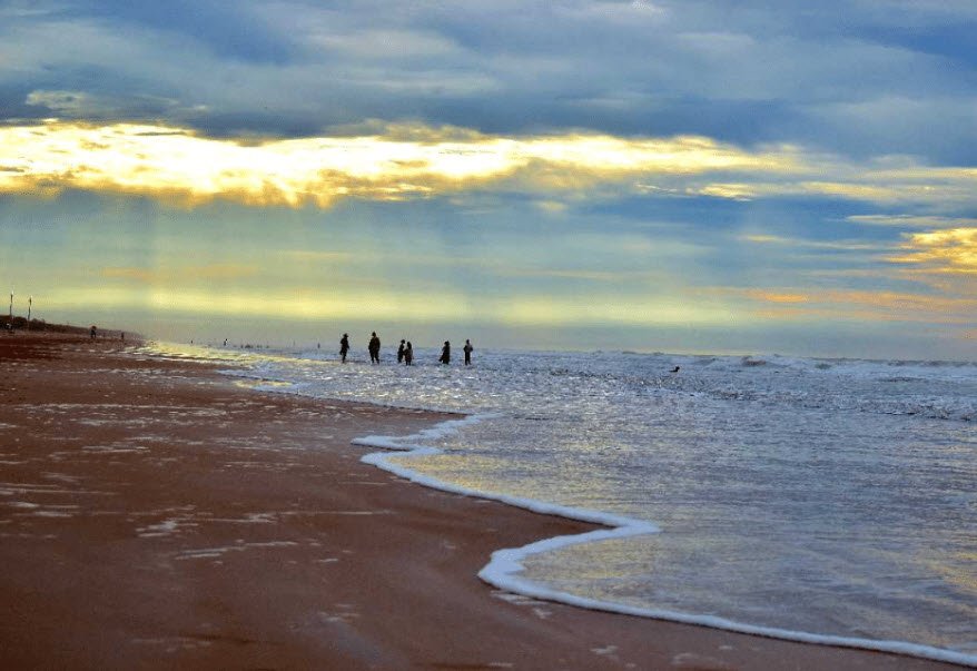 Suryalanka Beach, Bapatla, Andhra Pradesh - Vushii.com Suryalanka Beach, Bapatla, Andhra Pradesh - Vushii.com